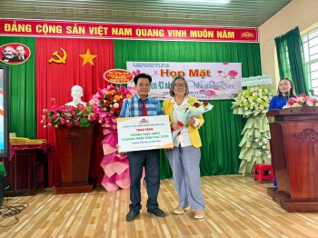 Trao tặng phòng học STEM tại trường Tiểu Học Lê Văn Tám