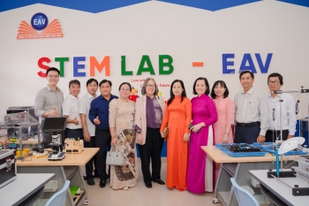 EAV KIẾN TẠO PHÒNG STEM LAB TẠI TRƯỜNG THPT CHUYÊN BẾN TRE (TỈNH VĨNH LONG): NÂNG BƯỚC THẾ HỆ TRẺ CHINH PHỤC TƯƠNG LAI